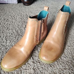 Stylish Tan Ankle Booties